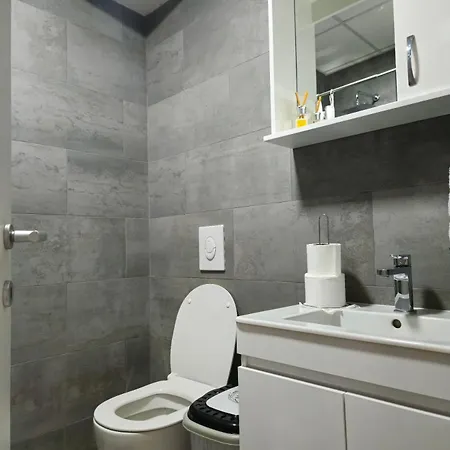 Pearl Apartment