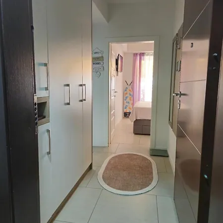 Pearl Apartment *