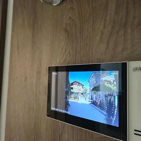 Pearl Apartment *
